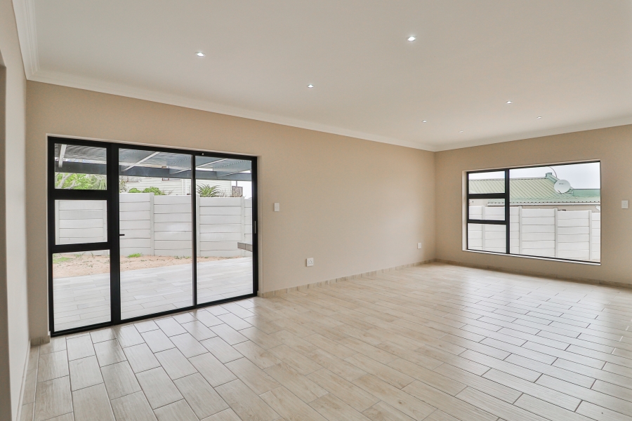 2 Bedroom Property for Sale in Dana Bay Western Cape